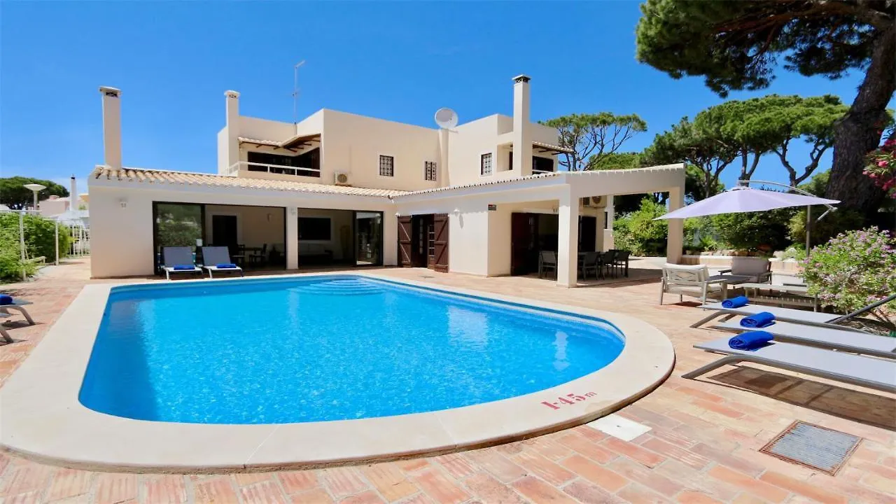 Holiday home Villa Lynx: Marina-Side Retreat for 8 Vilamoura