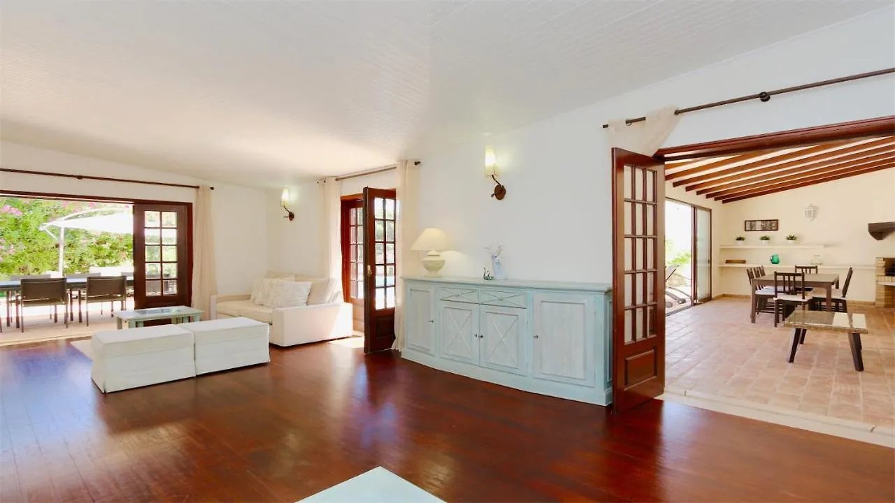 Villa Lynx: Marina-Side Retreat for 8 Vilamoura Holiday home