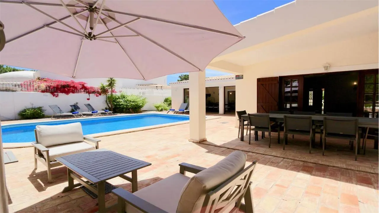 Villa Lynx: Marina-Side Retreat for 8 Vilamoura Holiday home