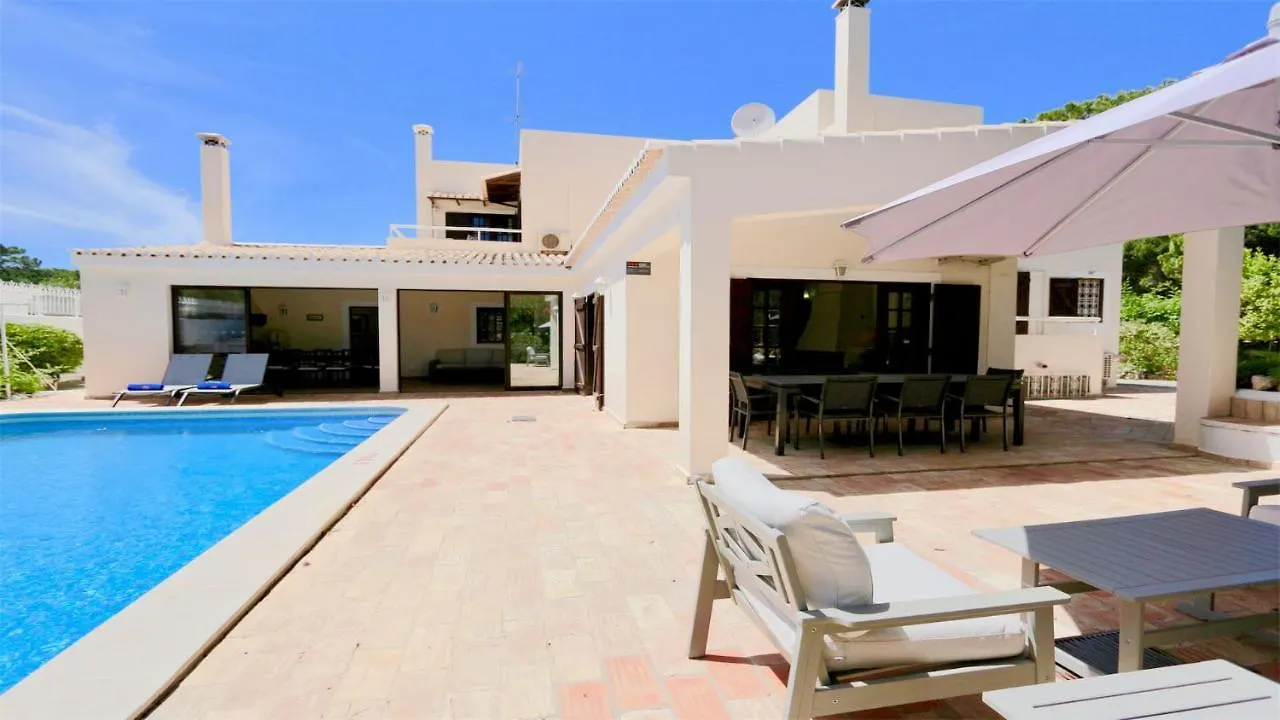 Villa Lynx: Marina-Side Retreat for 8 Vilamoura Holiday home